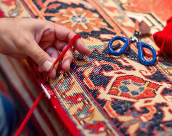 خدمات تخصصی و حرفه ای رفوی فرش در قالیشویی سوهانک